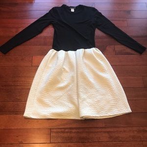 👗two long sleeve, midi dress bundle